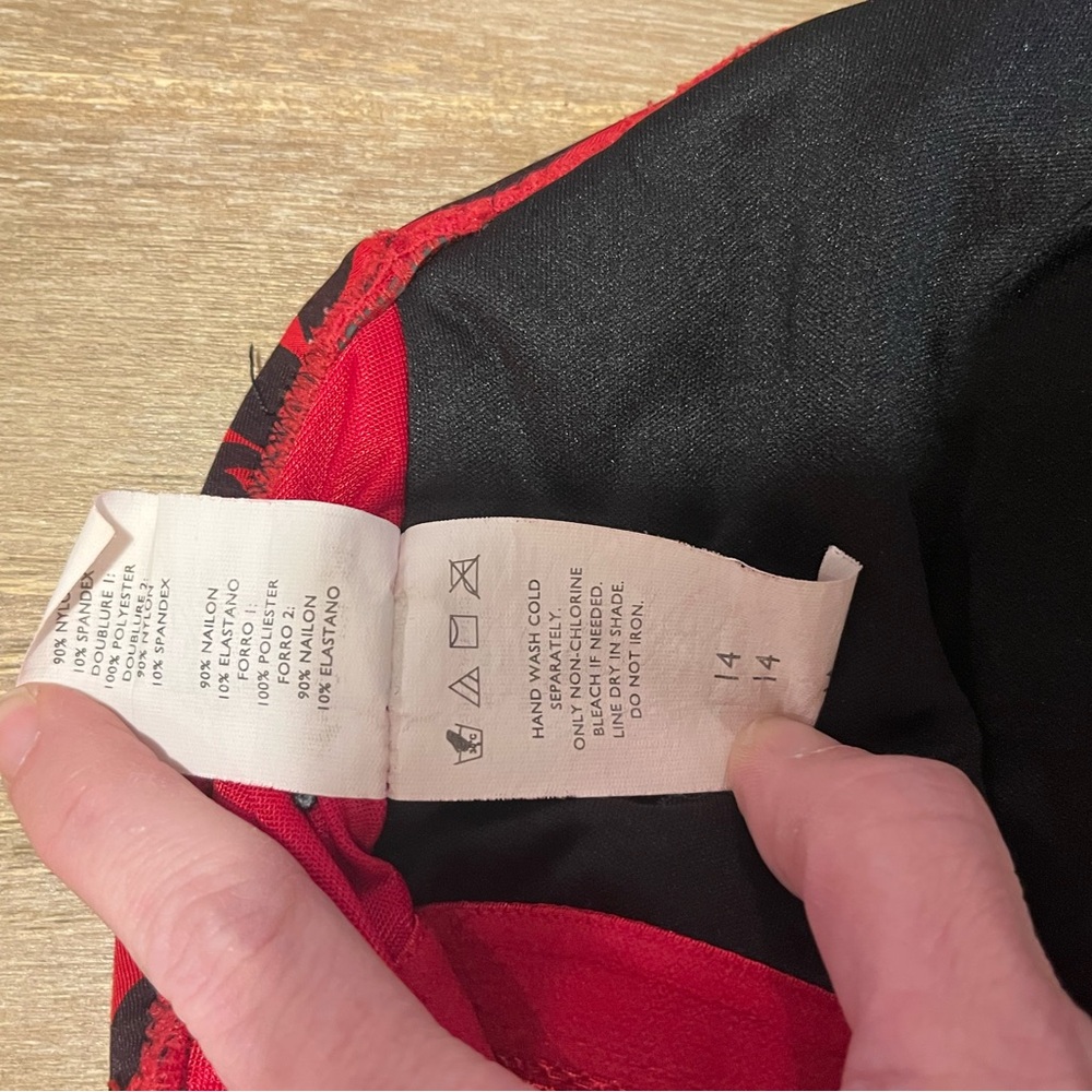 Jantzen Red and Black Floral Women's Swimsuit - Picture 6 of 6
